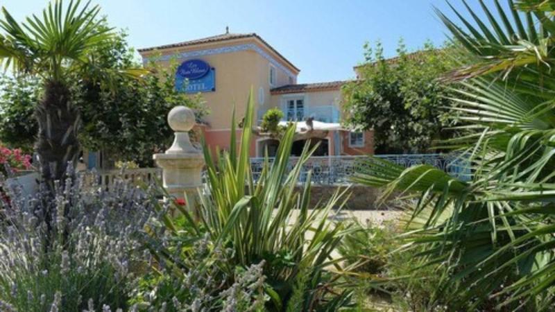 Hotel Les Flots Bleus Le Lavandou Dış mekan fotoğraf