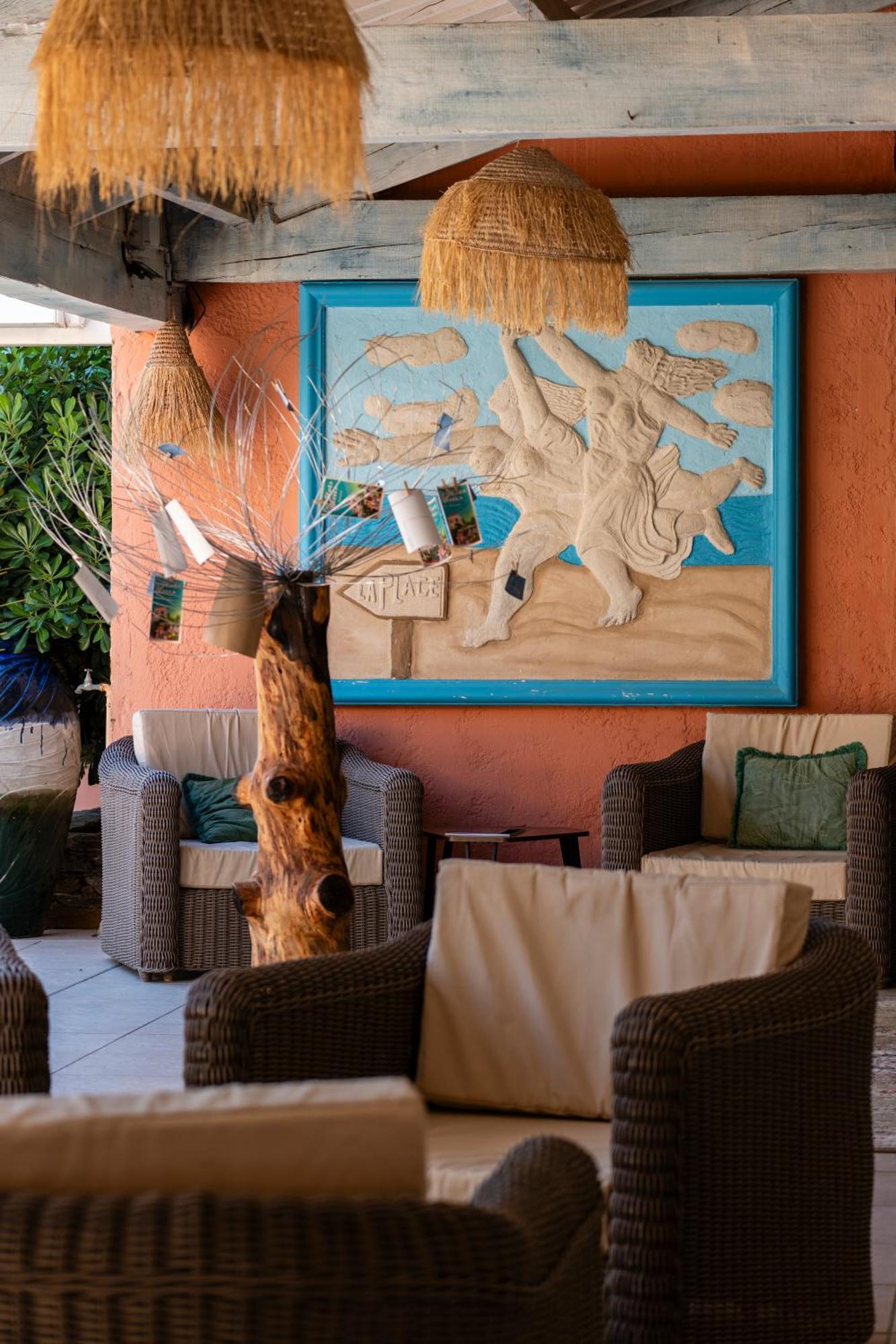 Hotel Les Flots Bleus Le Lavandou Dış mekan fotoğraf