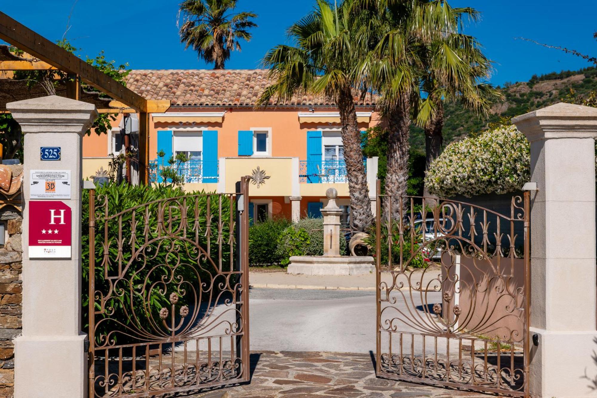 Hotel Les Flots Bleus Le Lavandou Dış mekan fotoğraf