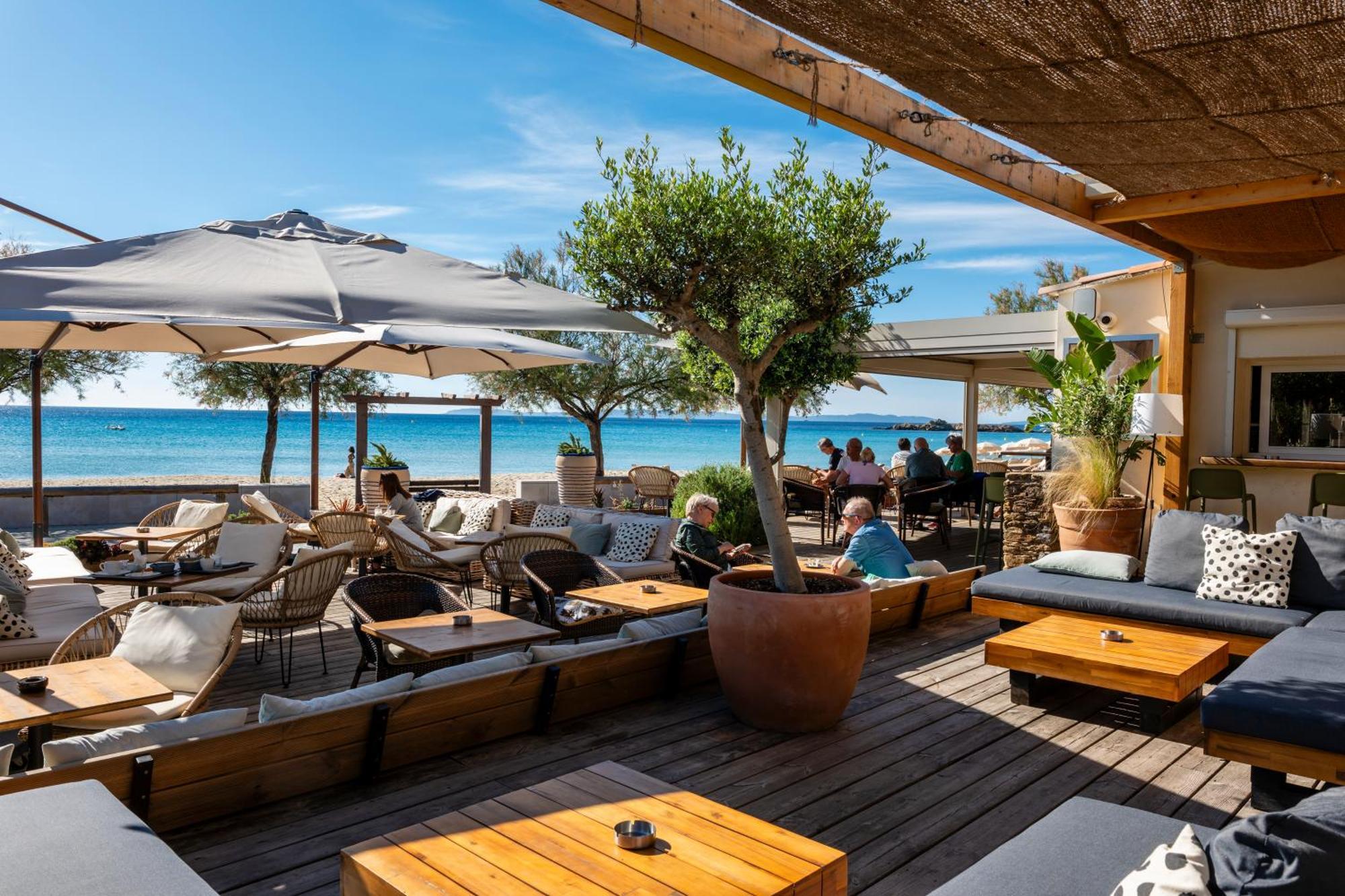 Hotel Les Flots Bleus Le Lavandou Dış mekan fotoğraf