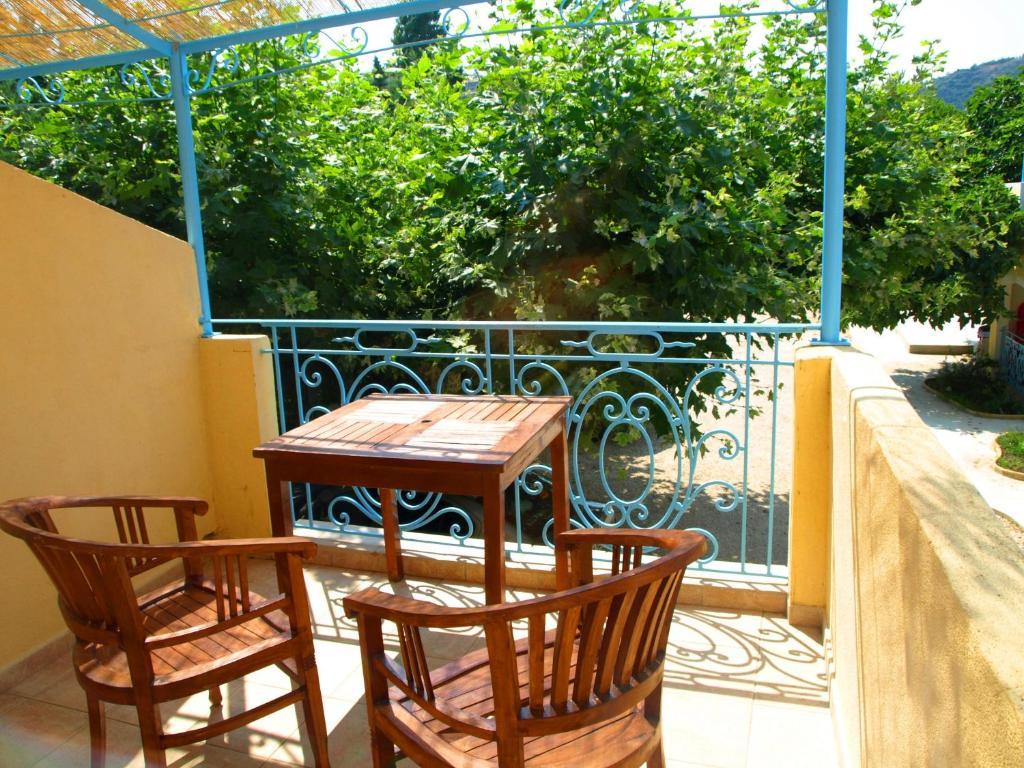 Hotel Les Flots Bleus Le Lavandou Oda fotoğraf